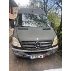 Товарни бусове Товарен Бус Мерцедес под наем